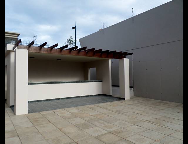 2 BEDROOM APARTMENT RENTED IN UMHLANGA RIDGE